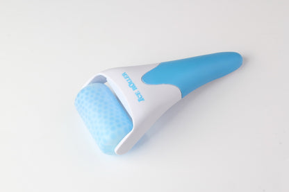 Rouleau glacé visage, bleu ciel